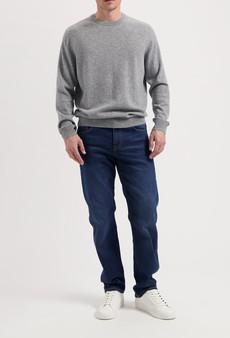 Bryce Mid Straight - Medium Dark via Mud Jeans