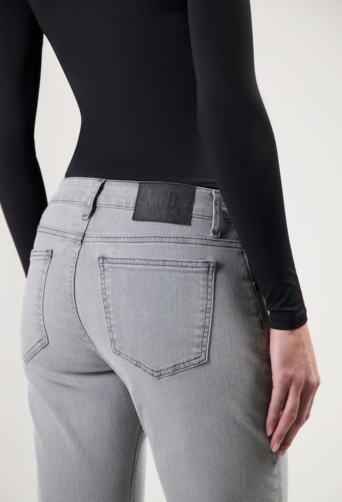 Carry Mid Straight - Light Grey from Mud Jeans