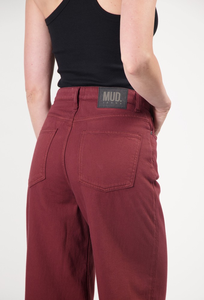Sara High Loose Flow - Burgundy from Mud Jeans