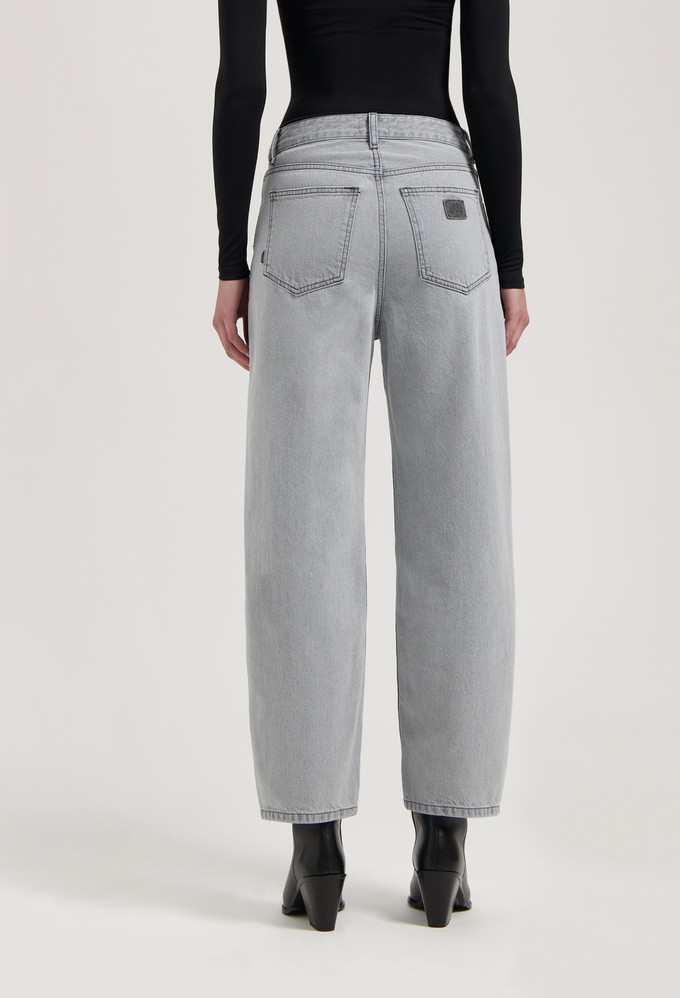 Brooke High Barrel - Light Grey from Mud Jeans