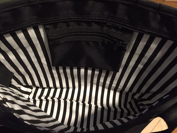 Rika Spacious Vegan Tote Bag Made From Inner Tube from Paguro Upcycle