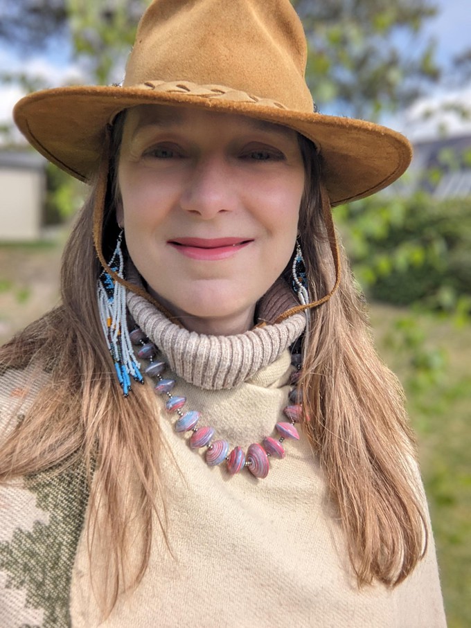 Elegant necklace with paper beads "Jarara" from PEARLS OF AFRICA
