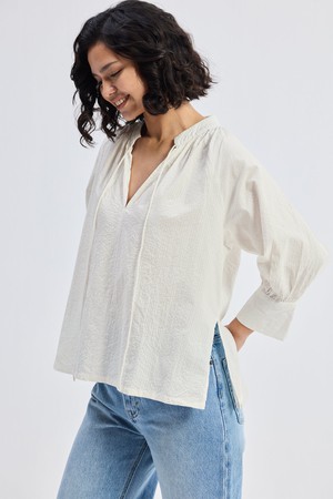 Relaxed Fit Top with Front-tie in Cream from Reistor