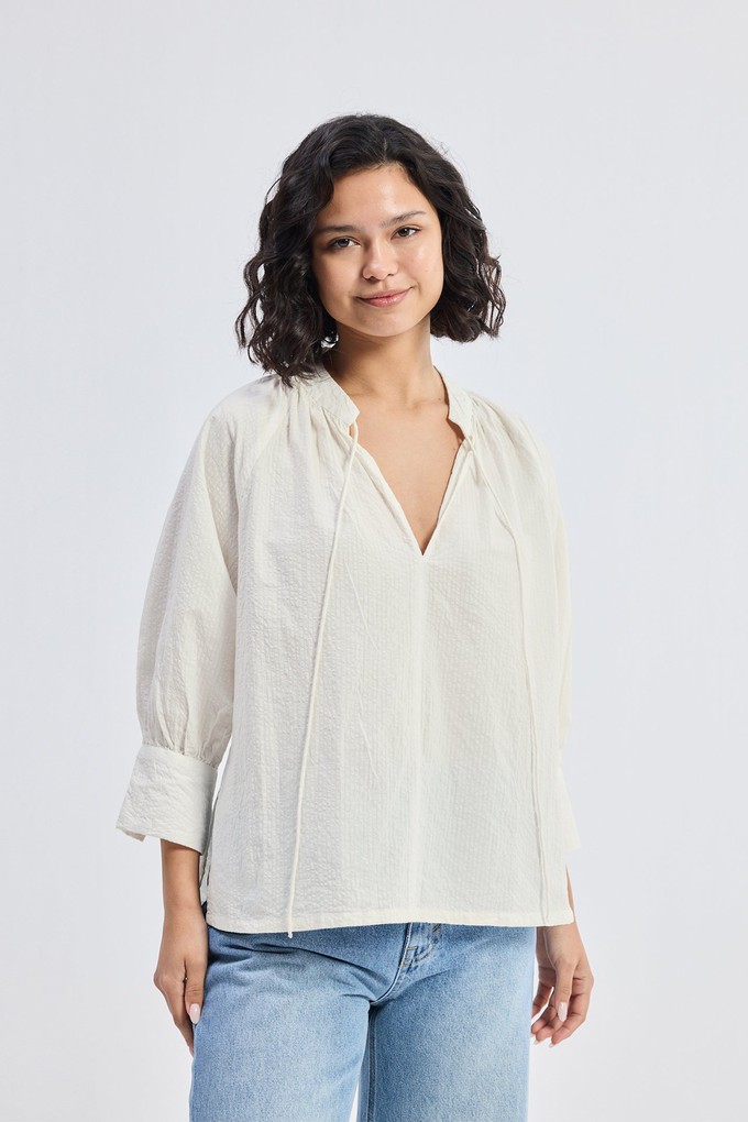 Relaxed Fit Top with Front-tie in Cream from Reistor
