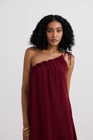 One-shoulder Maxi dress in Burgundy from Reistor