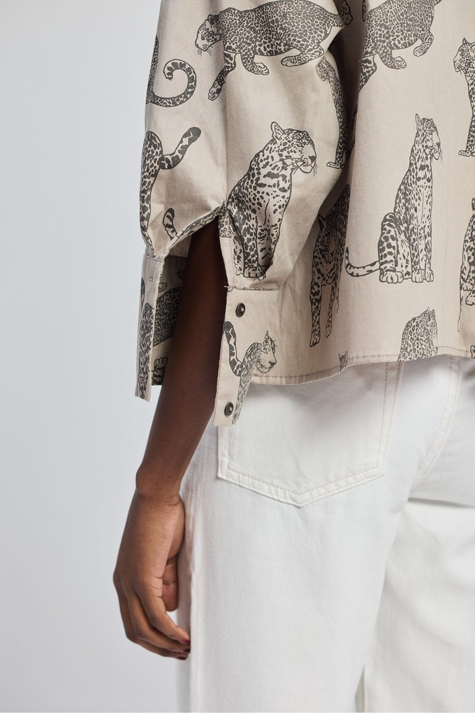 Oversized Cropped Button-down Shirt In Animal Print from Reistor
