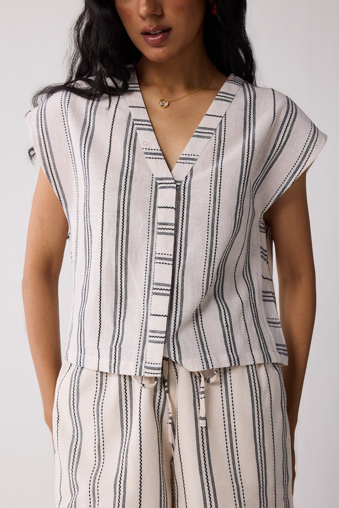 Relaxed V-neck Top in Stripes from Reistor