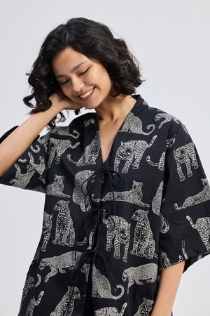 Oversized Shirt with Front-ties in Animal Print from Reistor