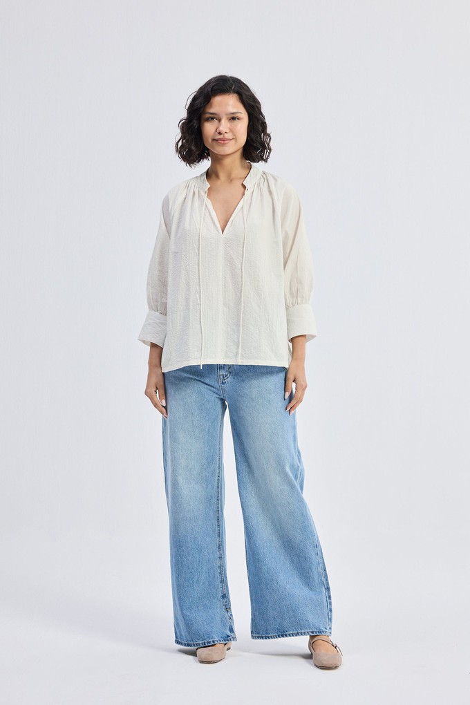 Relaxed Fit Top with Front-tie in Cream from Reistor