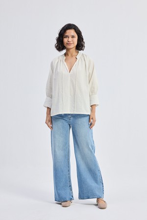 Relaxed Fit Top with Front-tie in Cream from Reistor