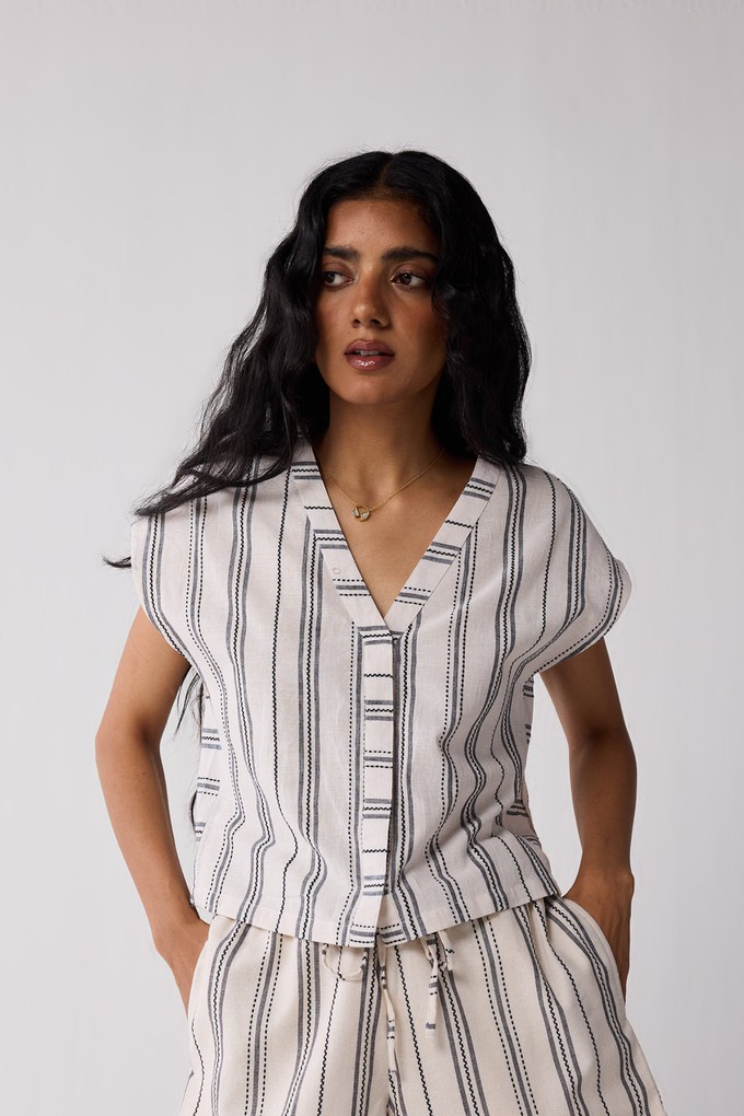 Relaxed V-neck Top in Stripes from Reistor