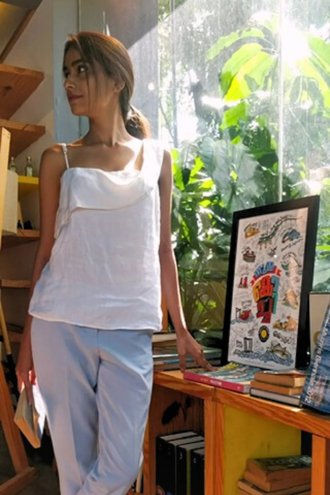 Wandering Wave Top in White from Reistor