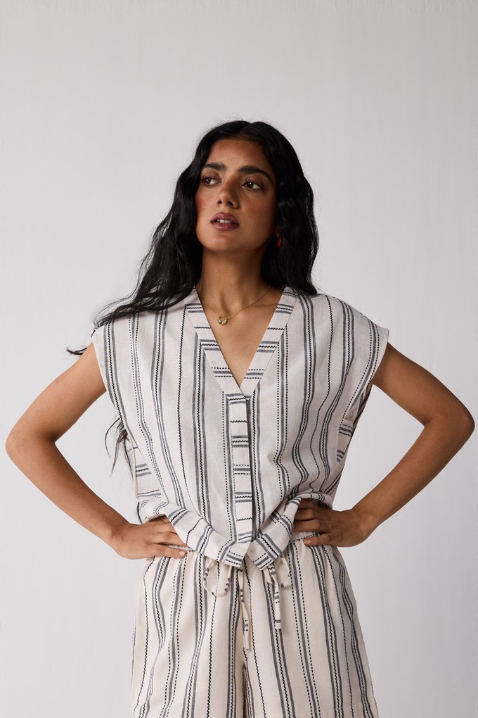 Relaxed V-neck Top in Stripes from Reistor