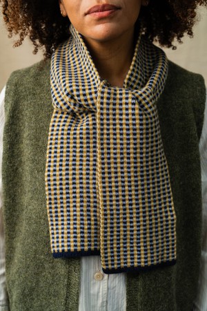 Small Check Scarf | Navy from ROVE
