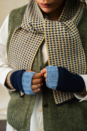 Small Check Scarf | Navy from ROVE