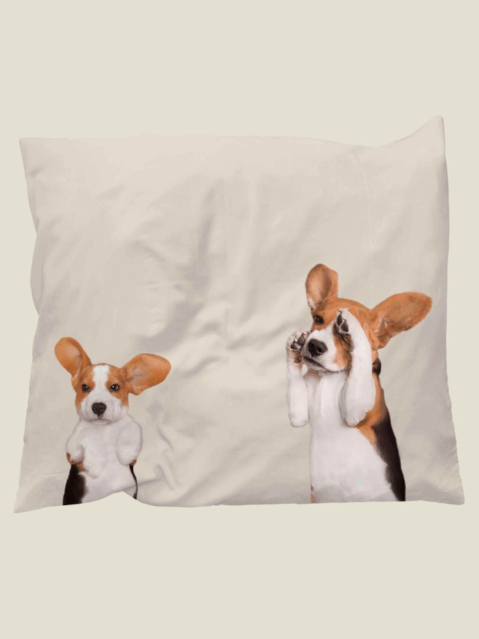 Beagle Friends pillowcase from SNURK