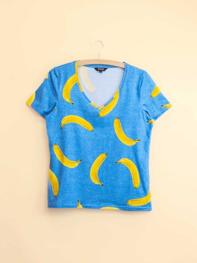 Banana Blue V-Neck T-shirt and Shorts set Women from SNURK
