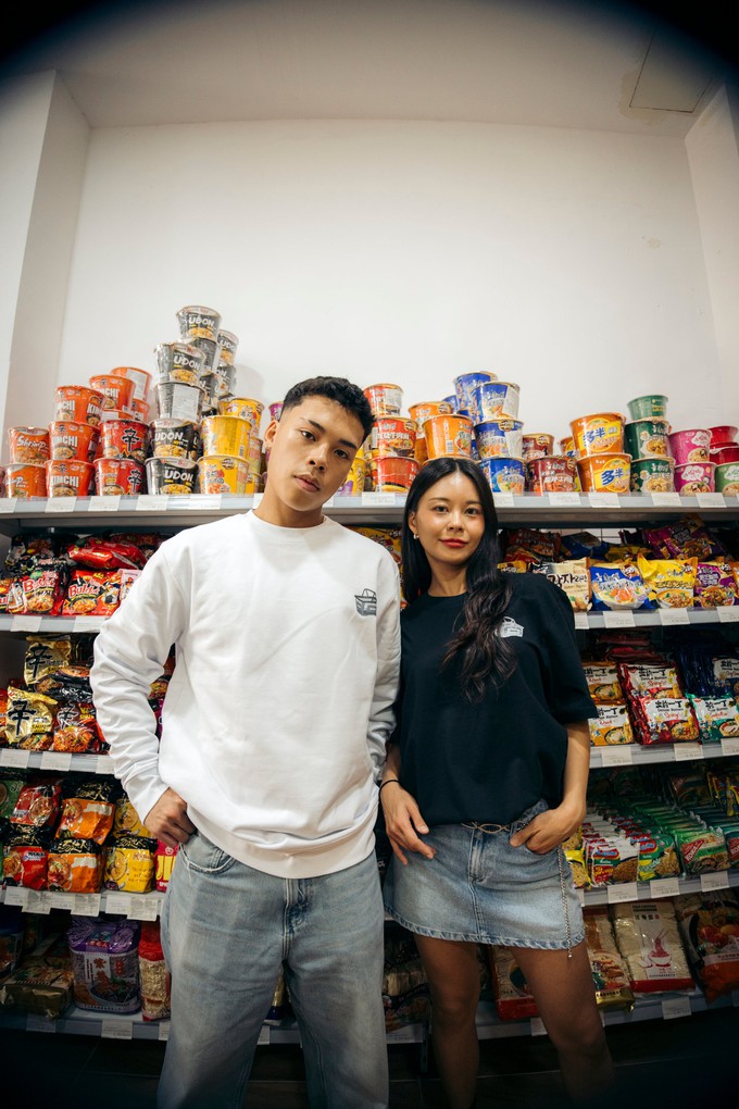 CONVENIENT WHITE CREWNECK from SSEOM BRAND