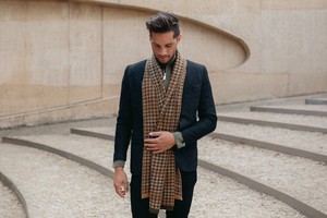 Moss Pied-de-Poule Jacquard Knit Scarf – Green/Beige Blend from STUDIO MYR