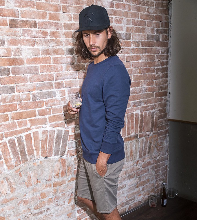 Sweatshirt - organic cotton - BASIC - light green or navy from The Driftwood Tales