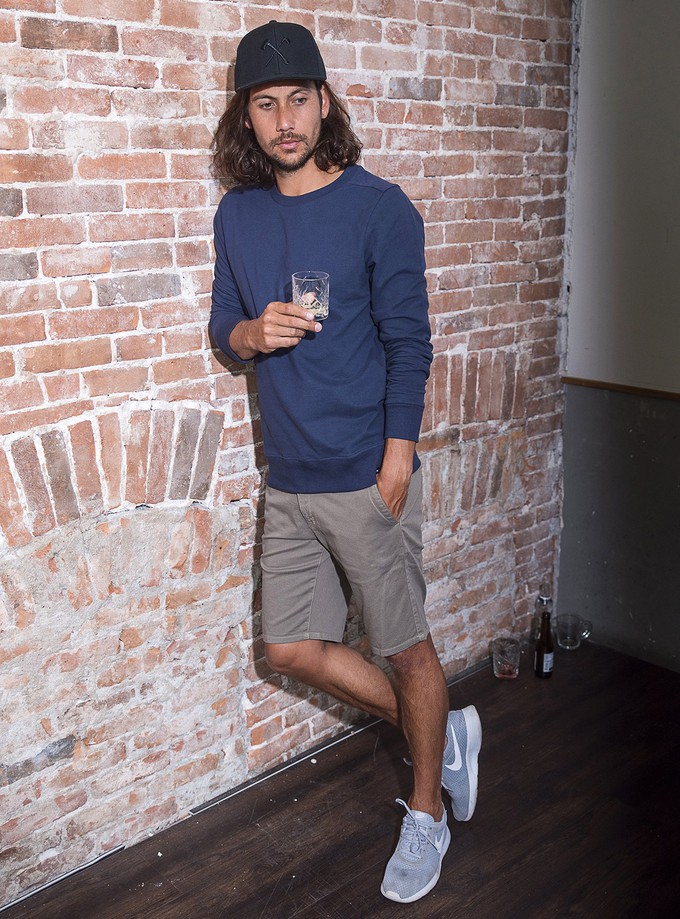 Sweatshirt - organic cotton - BASIC - light green or navy from The Driftwood Tales