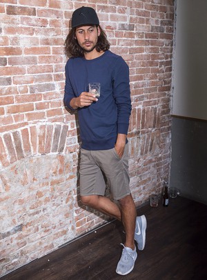 Sweatshirt - organic cotton - BASIC - light green or navy from The Driftwood Tales