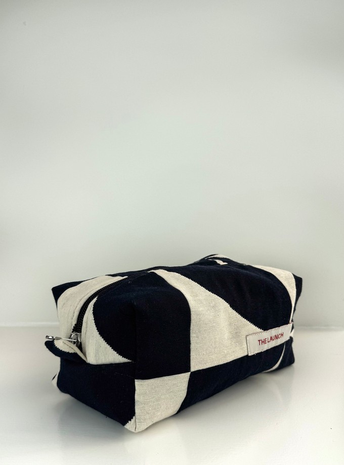 THE MAKE-UP BAG NAVY from THE LAUNCH