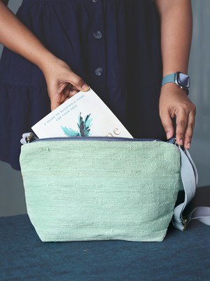 Kangaroo Crossbody – Macaron from Théla