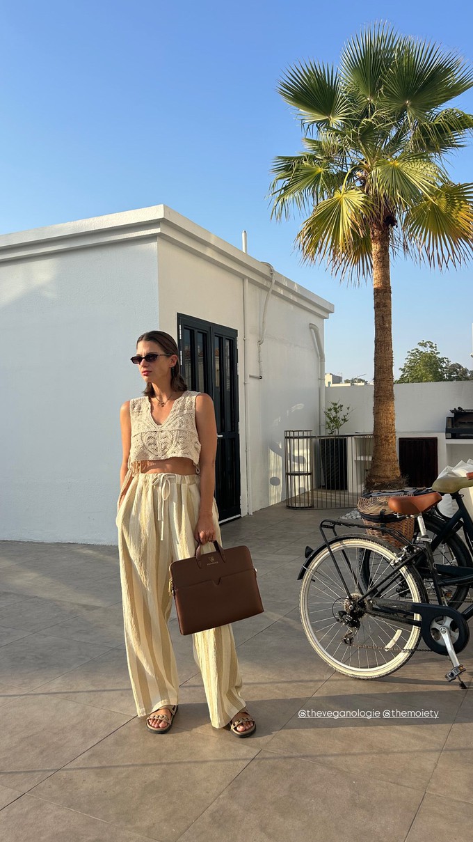 Saturn Laptop Bag from Veganologie