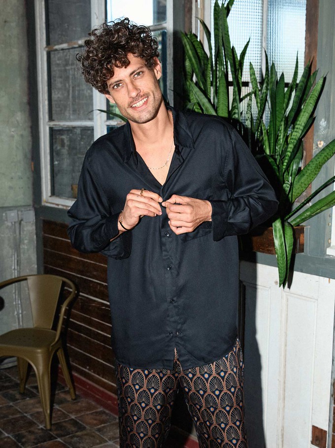 Hans Shirt Black from Yahmo