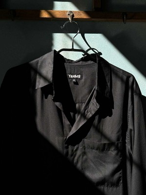 Hans Shirt Black from Yahmo