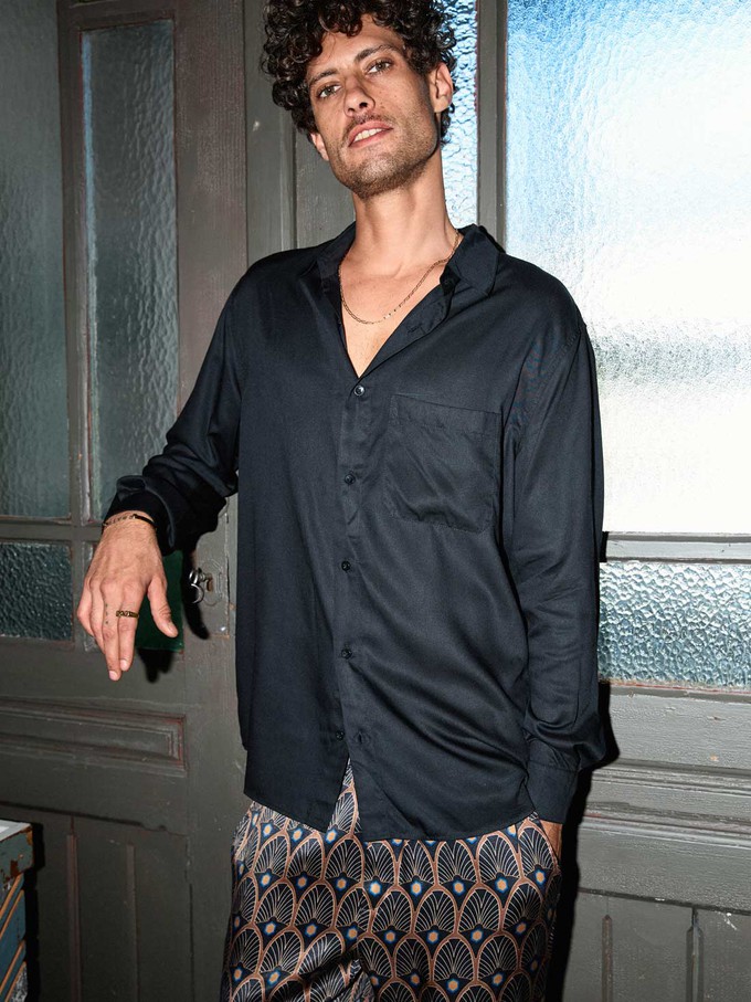 Hans Shirt Black from Yahmo