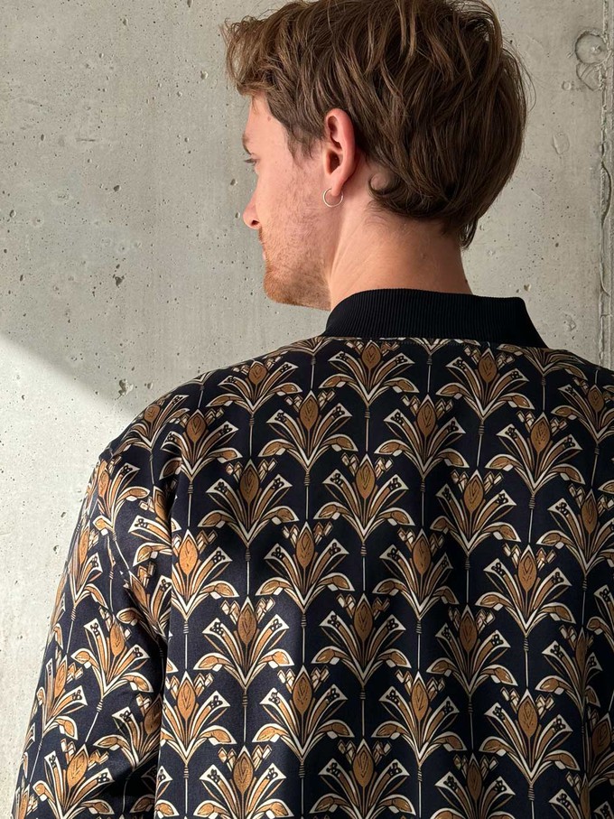 Oskar Reversible Bomber Jacket Papyrus/Navy from Yahmo